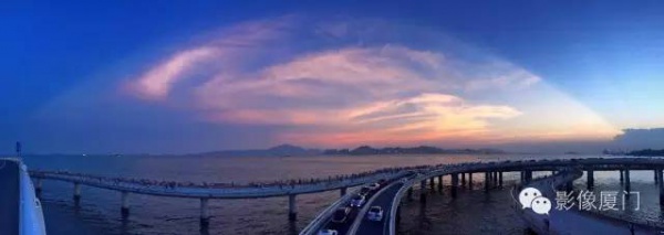 【台风预警】“妮妲”步步紧逼！厦门惊现奇观！沿海景点全关闭！