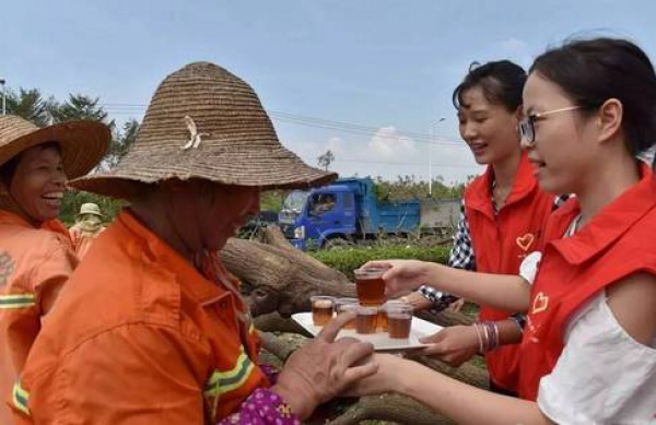 惨遭最强台风蹂躏，厦门人居然还笑得出来