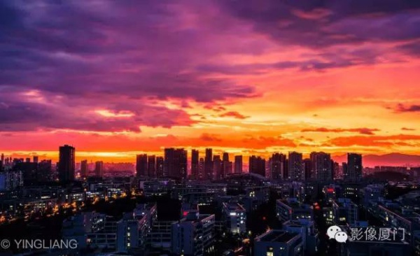 厦门“美炸”了！台风前史无前例的火烧云爆发，震撼得让人害怕…
