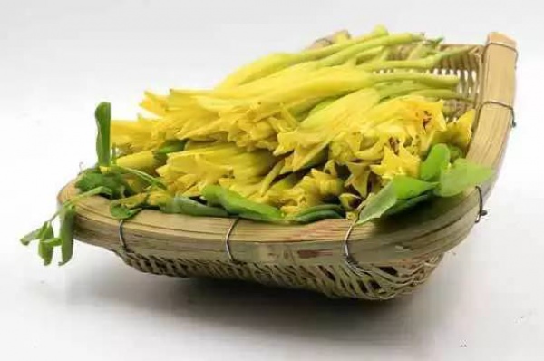 这8种常吃的食品不注意会中毒！不只四季豆和黄花菜，竟然还有…