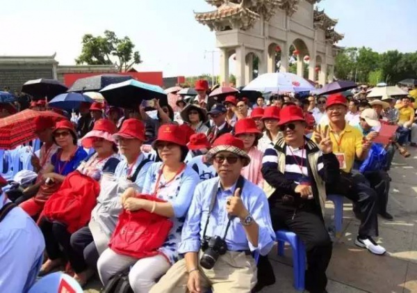 海沧又出名了！昨天几千人在青礁慈济祖宫同时做这事，轰动整个厦门！