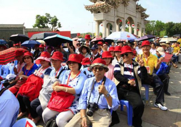 海沧又出名了！昨天几千人在青礁慈济祖宫同时做这事，轰动整个厦门！